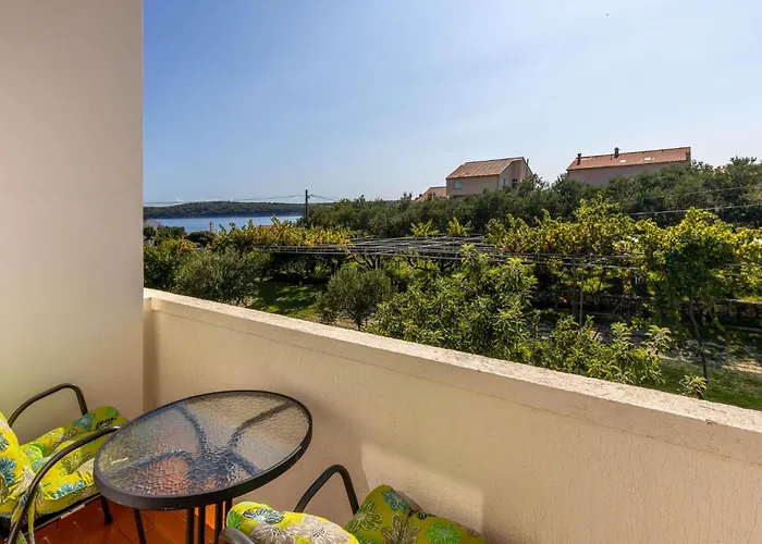 1 Bedroom In Lejlighed Banjol
