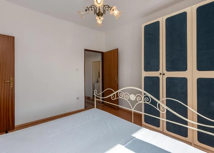 1 Bedroom In *