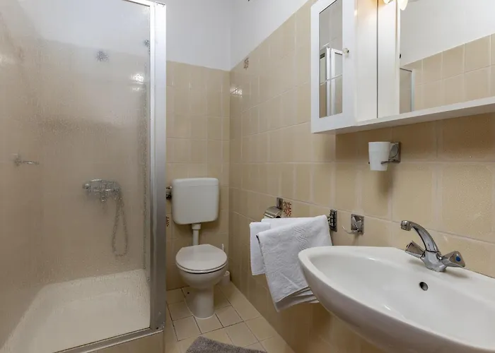 1 Bedroom In * Banjol